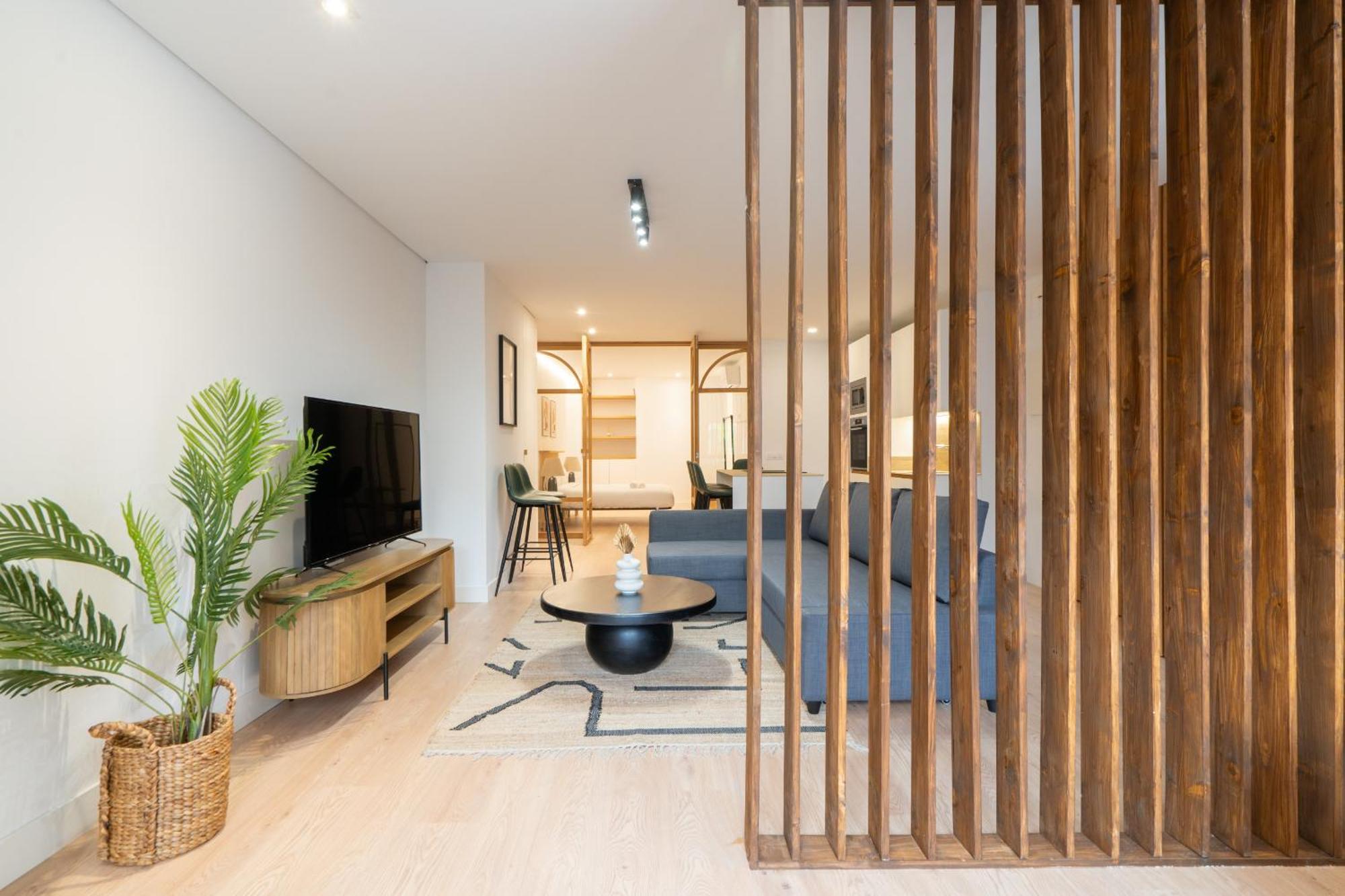 Apartamento Reformado Para 6 Personas En Plena Gran Via Alquiler Temporal มาดริด ภายนอก รูปภาพ